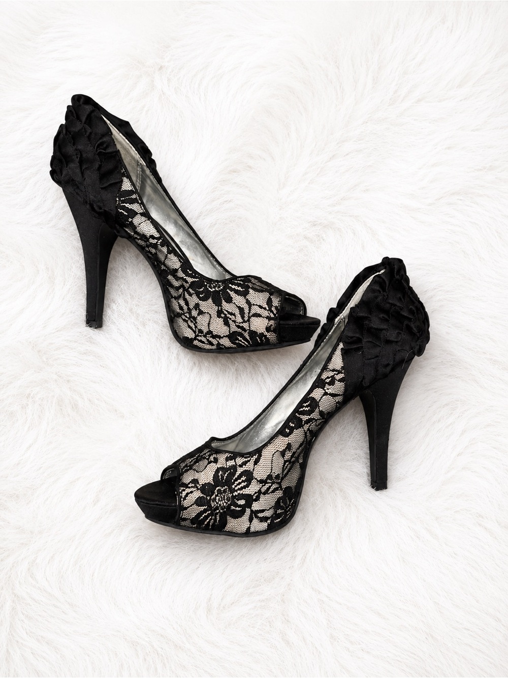 Lulu Townsend Black Lace Peep Toe Heels Women’s 8.5 Ruffle Satin Stiletto Pumps